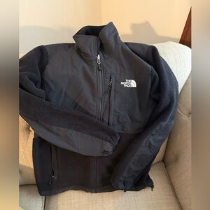 Women’s medium black North Face jackete